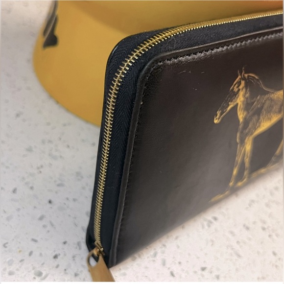 💯% ❌RARE ❌ CELINE ZIPPY LONG WALLET 💯% - Picture 5 of 13